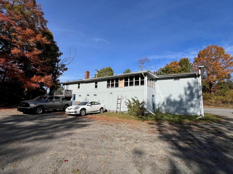 More Photos Of 42 Elm St, Guilford Freestanding For Sale