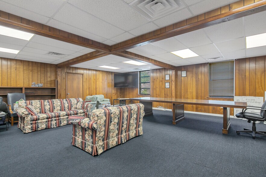 More Photos Of 214 Hawkins Ave, Sanford Medical For Sale