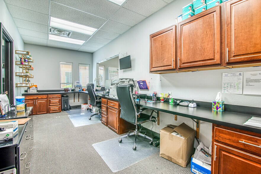 More Photos Of 550 S Mesa Hills Dr, El Paso Medical For Lease