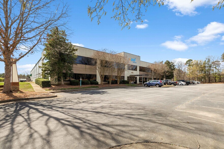 More Photos Of 600 Irving Pky, Holly Springs Light Manufacturing For Lease