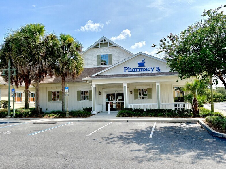 Primary Photo Of 910 Old Camp Rd, Lady Lake Medical For Lease