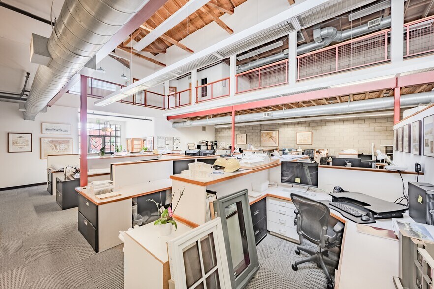 More Photos Of 1556 17th St, Santa Monica Office For Sale