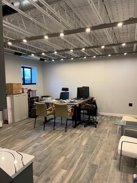 More Photos Of 6828 Commerce St, Springfield Office For Sale