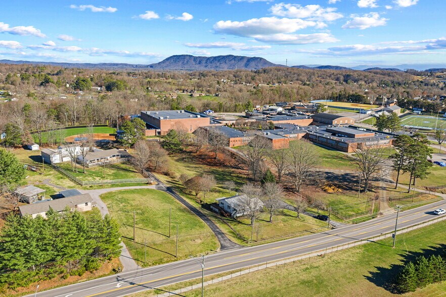 More Photos Of 7700 Tazewell Pike, Corryton Multifamily For Sale