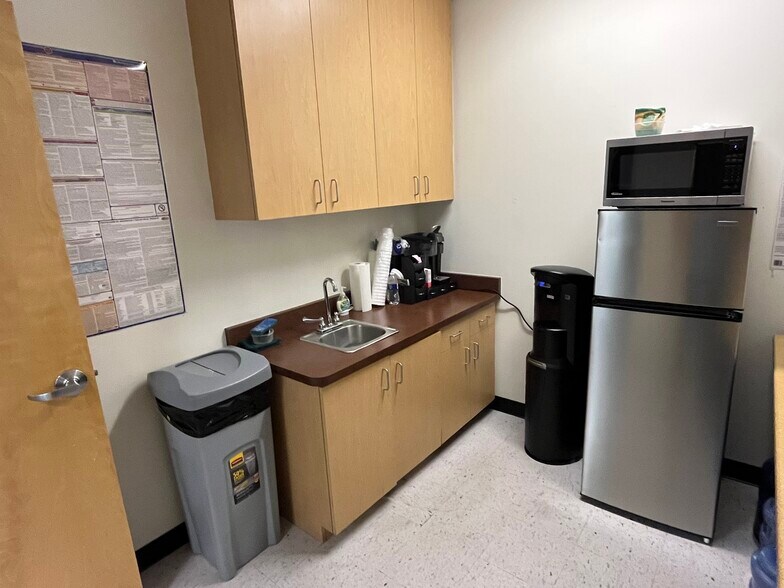 More Photos Of 28348 Constellation Rd, Valencia Coworking Space