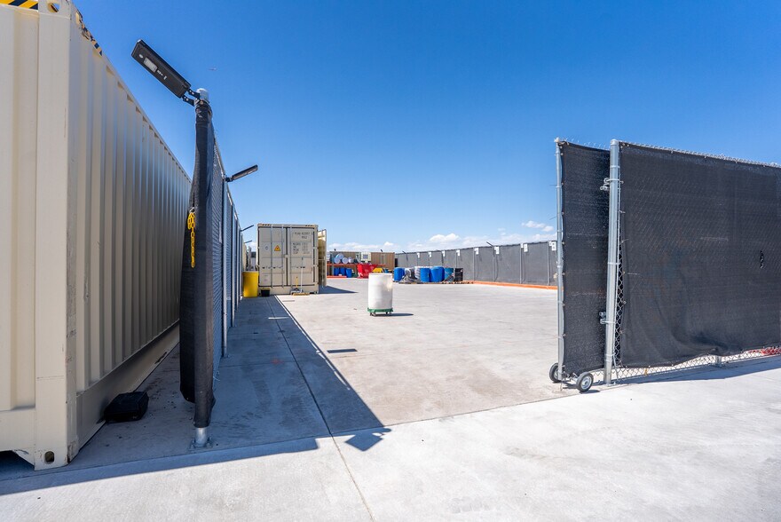 More Photos Of 21323 I 76 Frontage Rd, Hudson Warehouse For Lease