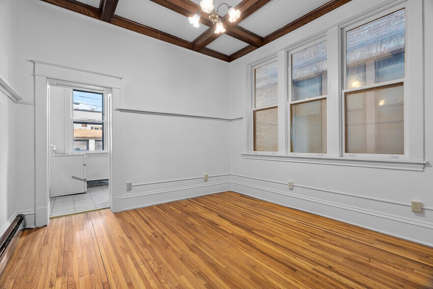 More Photos Of 583 Holly Ave, Saint Paul Apartments For Sale