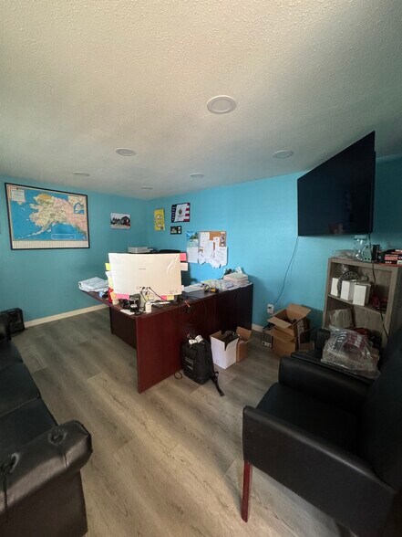 More Photos Of 17514 Bothell Way NE, Bothell Warehouse For Lease