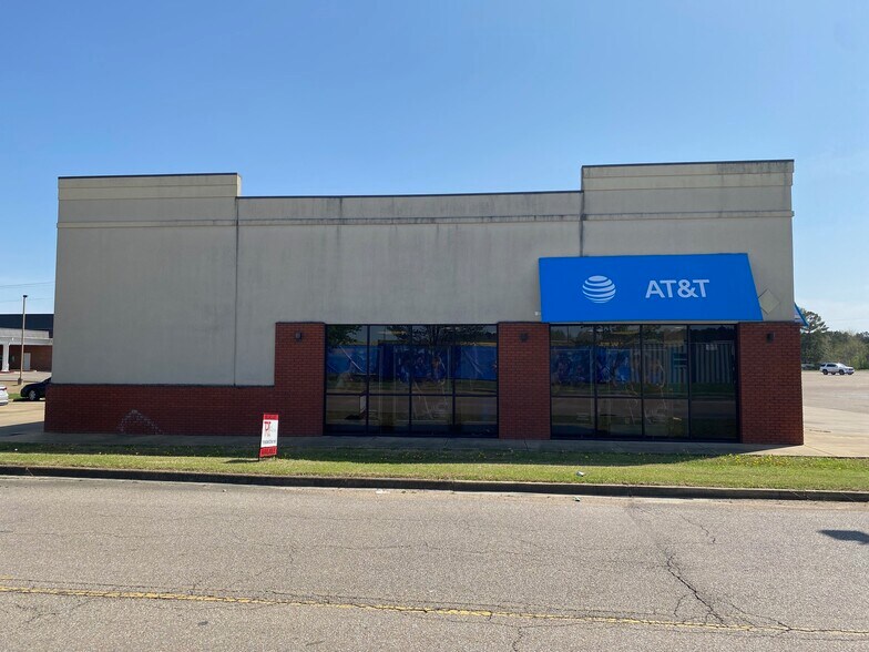 More Photos Of 213 Walmart Cir, Booneville Storefront Retail Office For Sale