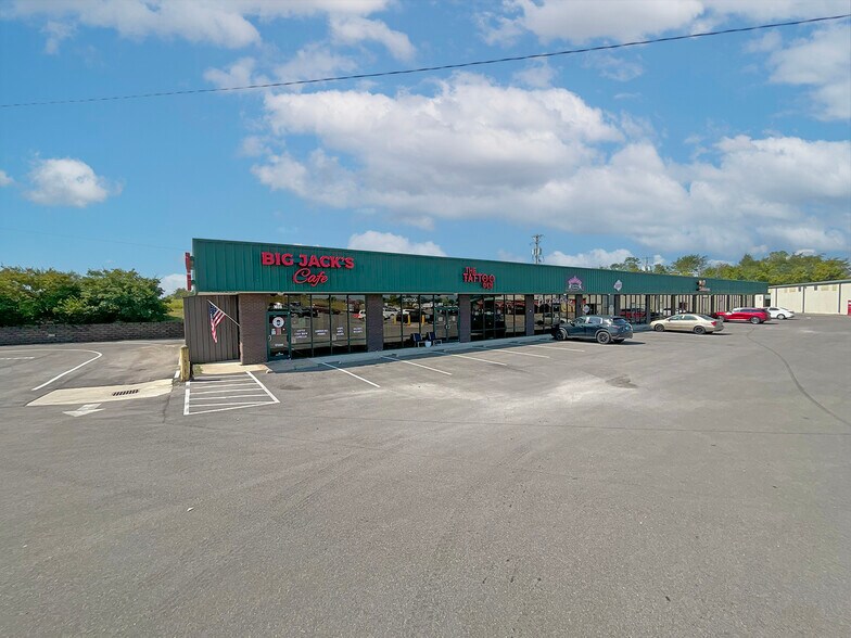 More Photos Of 1000-1052 Eagle Lake Dr, Lawrenceburg Unknown For Lease