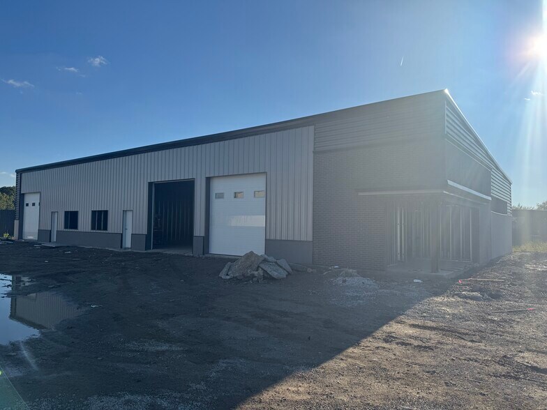 More Photos Of 2133 E Kansas City Rd, Olathe Industrial For Sale