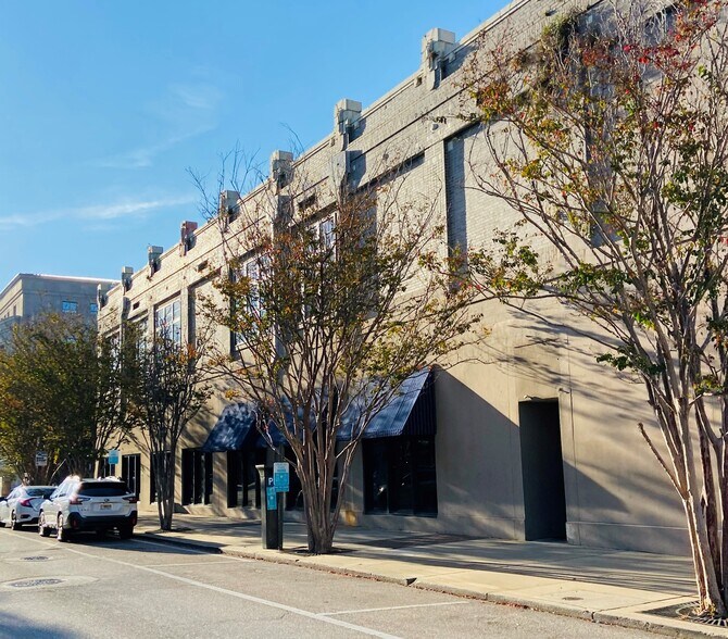 More Photos Of 2 N Palafox St, Pensacola Office For Lease