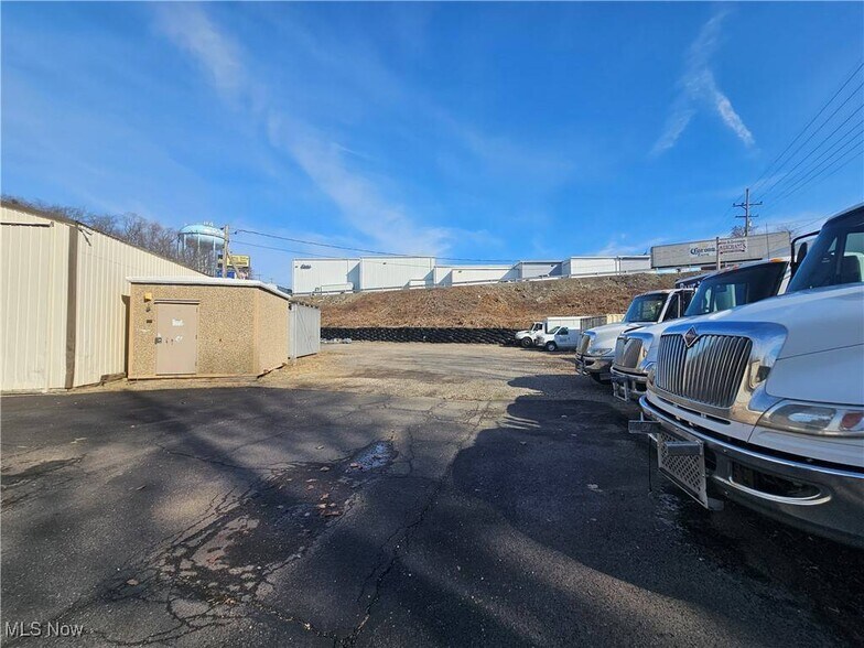 More Photos Of 1344 Cove Rd, Weirton Flex For Sale