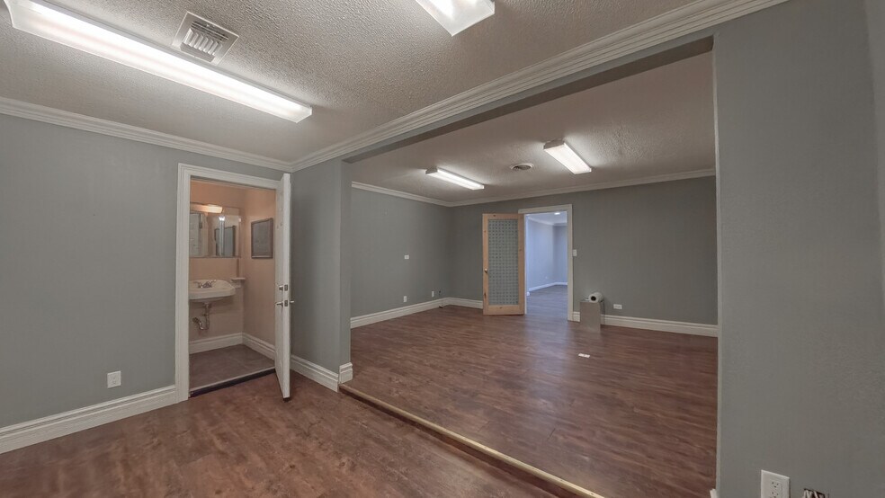 More Photos Of 1502 S Lipscomb St, Amarillo Light Distribution For Sale