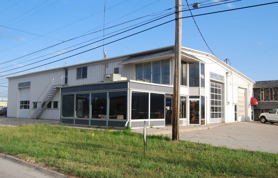 Primary Photo Of 1840 Yolande Ave, Lincoln Auto Repair For Lease