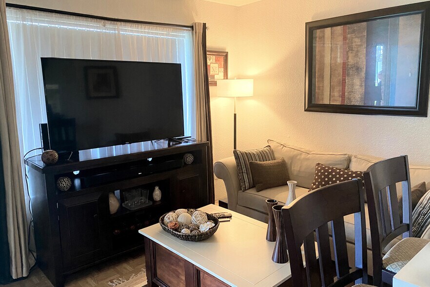 More Photos Of 215 W Little York Rd, Houston Apartments For Sale