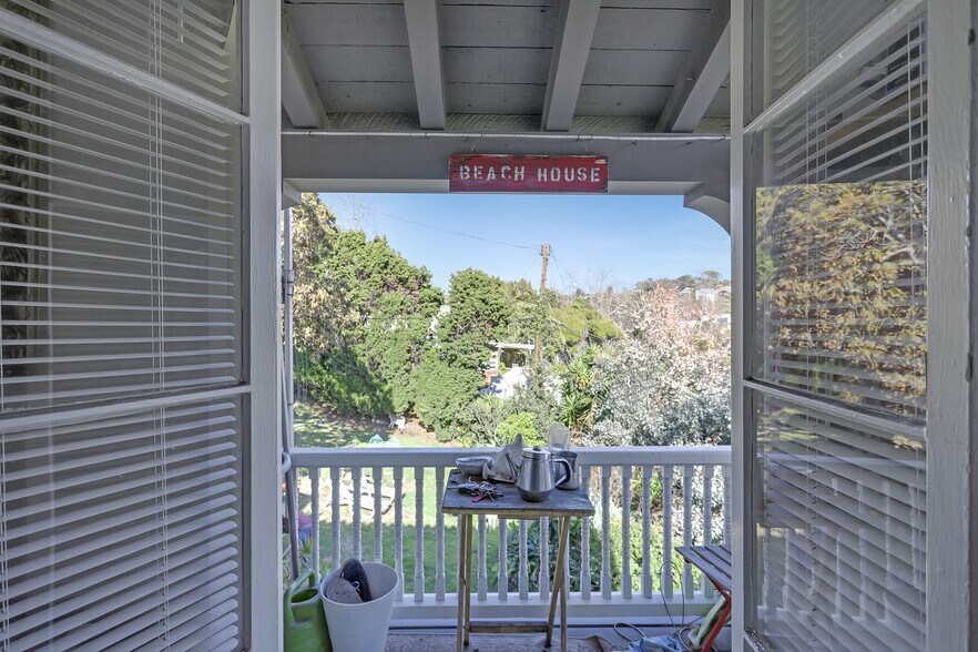 More Photos Of 153-157 W Channel Rd, Santa Monica Apartments For Sale