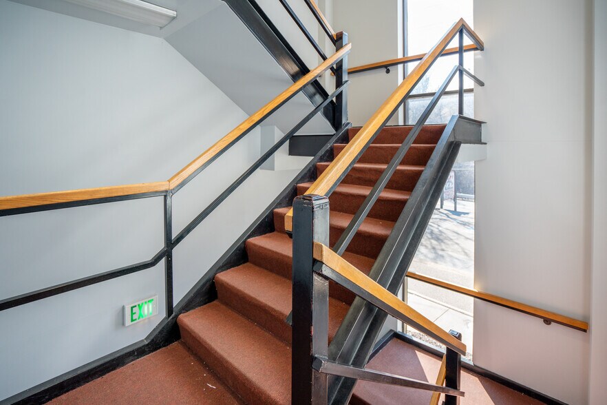 More Photos Of 1000 Church Hill Rd, Pittsburgh Office For Lease