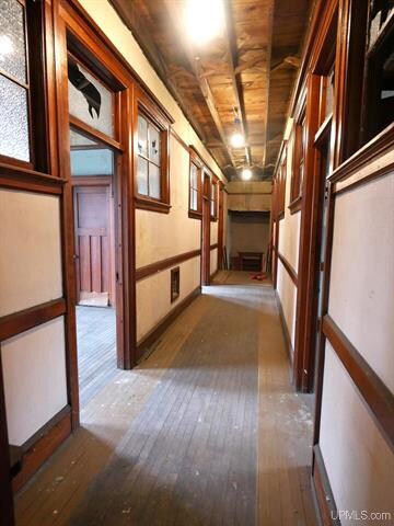 More Photos Of 808 Oak St, Calumet Office For Sale