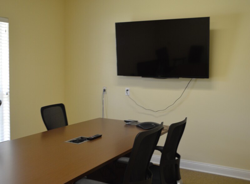 More Photos Of 4595 Spanish Trl, Pensacola Medical For Lease