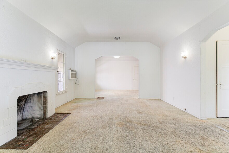 More Photos Of 4909 York Blvd, Los Angeles Office For Sale