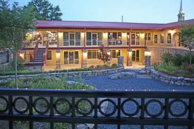 Primary Photo Of 178 E Crogan St, Lawrenceville General Retail For Lease