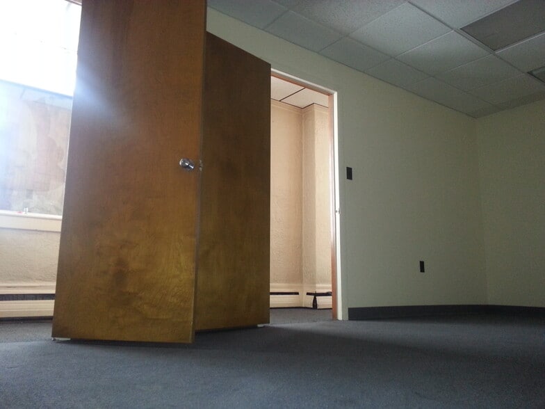 More Photos Of 722 Spring St, Reading Manufacturing For Sale