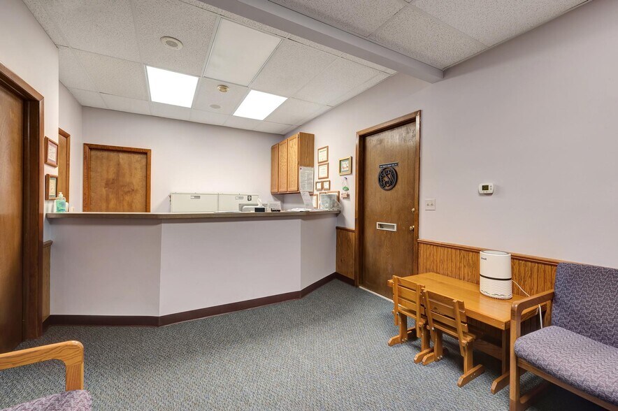 More Photos Of 386 Pennsylvania Ave, Glen Ellyn Medical For Lease