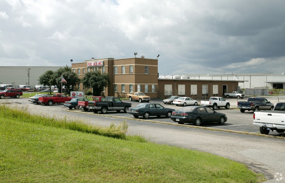 Primary Photo Of 2403 Commerce Rd, Richmond Parking Lot For Lease