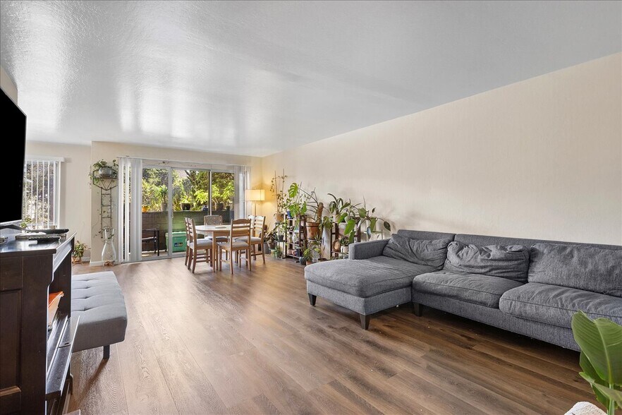 More Photos Of 561 Oakland Ave, Oakland Apartments For Sale