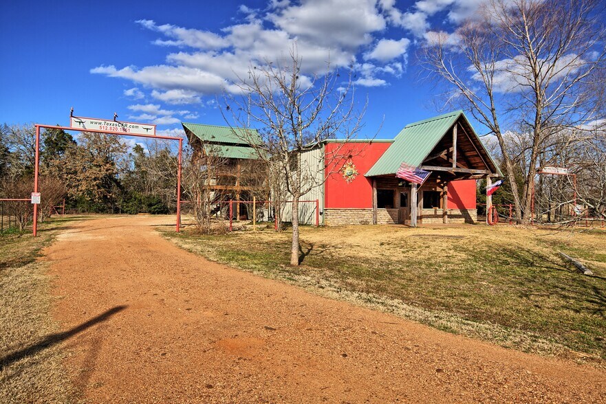 More Photos Of 1374 State Hwy 71, Bastrop Flex For Lease