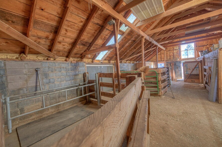 More Photos Of 22540 Us Highway 160, Walsenburg Veterinarian Kennel For Sale