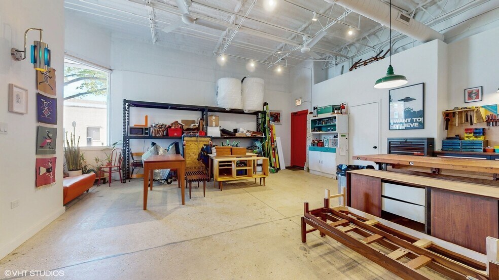 More Photos Of 3256 W Bryn Mawr Ave, Chicago General Retail For Lease