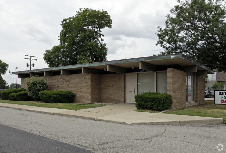 Primary Photo Of 21721 W 11 Mile Rd, Southfield Medical For Lease