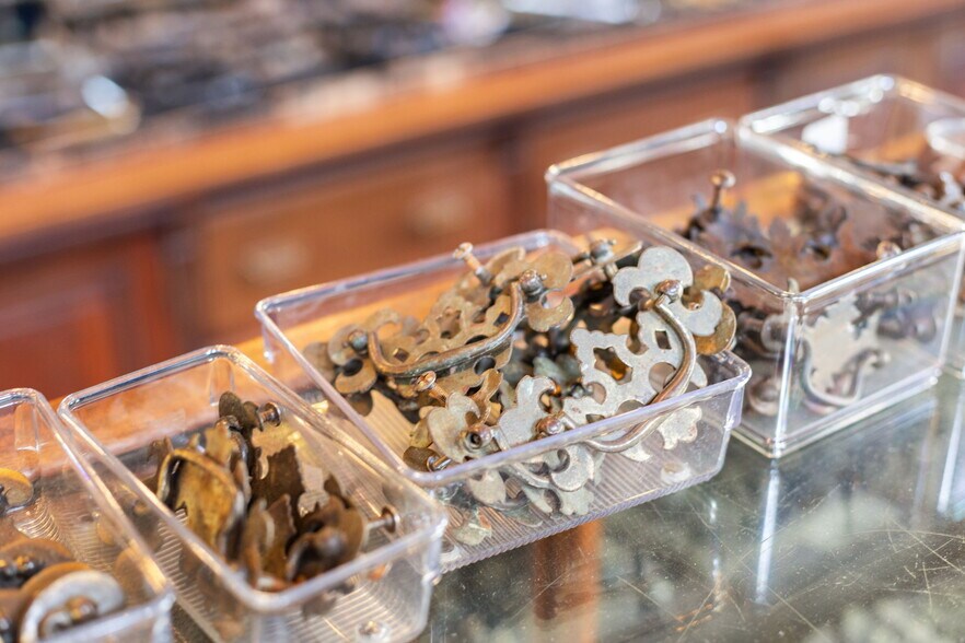 More Photos Of 1901 W Alabama St, Houston Freestanding For Sale