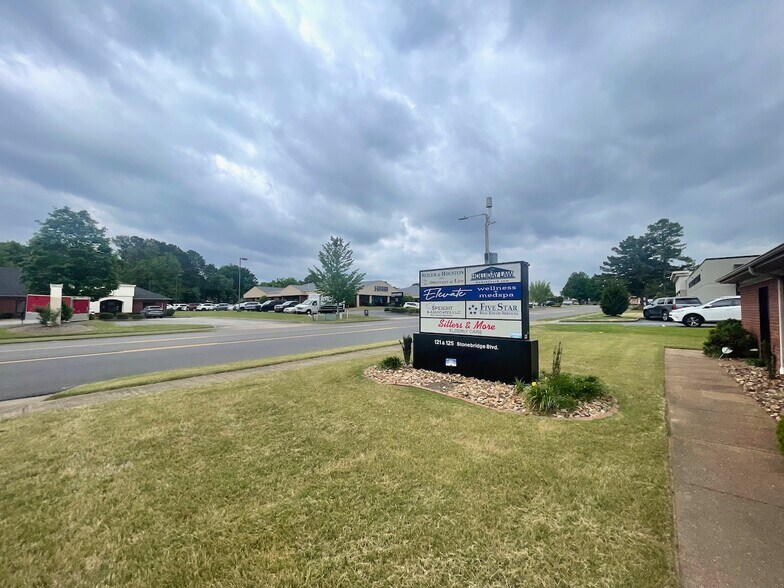 More Photos Of 121 Stonebridge Blvd, Jackson Office For Lease