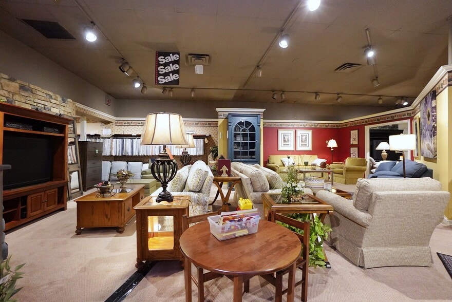 More Photos Of 1229 Castleton Ave, Staten Island Storefront For Lease