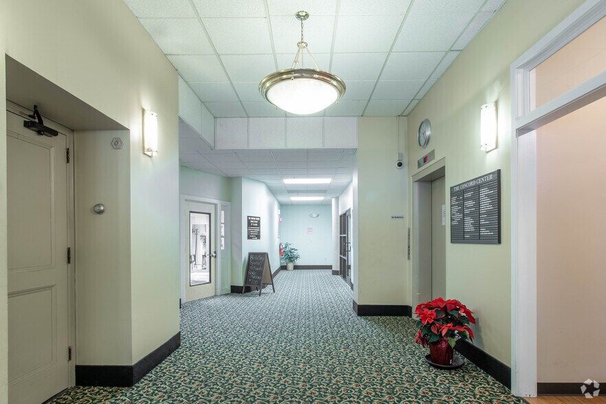 More Photos Of 10 Ferry St, Concord Flex For Lease