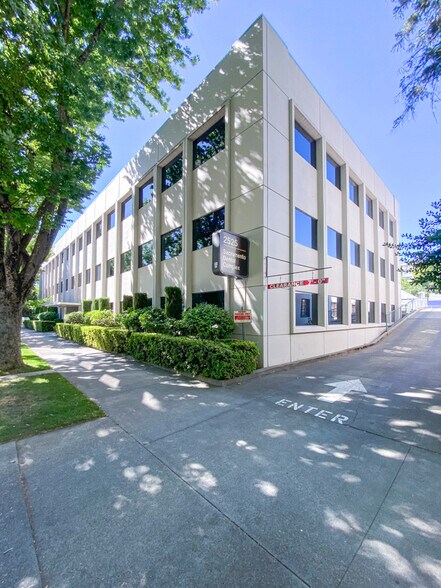 More Photos Of 2525 K St, Sacramento Medical For Lease