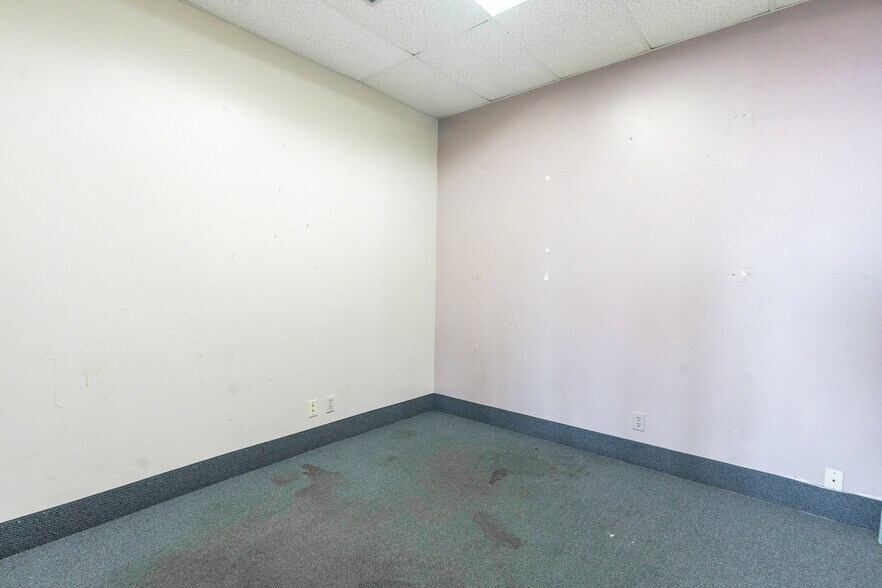 More Photos Of 1304 NW 23rd St, Oklahoma City Freestanding For Lease