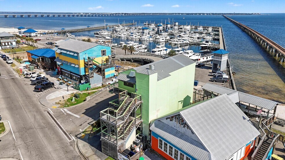 More Photos Of 113 S Beach Blvd, Bay Saint Louis Restaurant For Sale