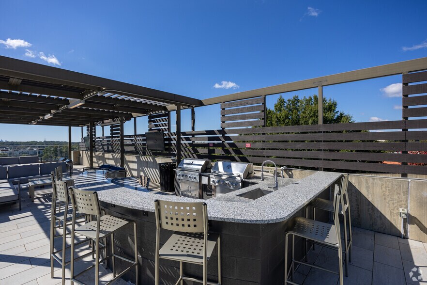 More Photos Of 6050 Roswell Rd NE, Sandy Springs Apartments For Lease