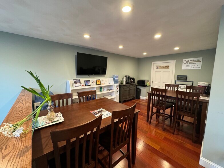 More Photos Of 76 Taunton St, Plainville Freestanding For Sale