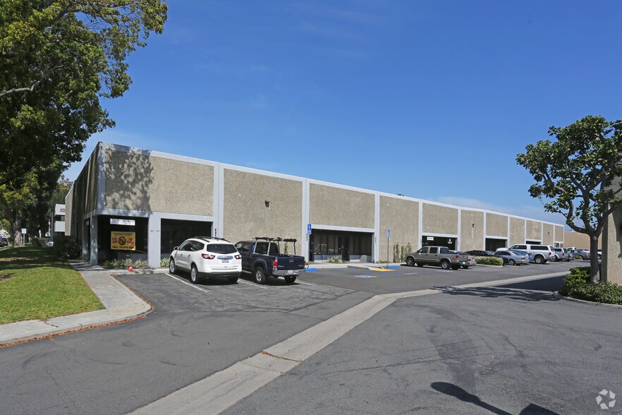 Primary Photo Of 601-619 N Poplar St, Orange Warehouse For Lease