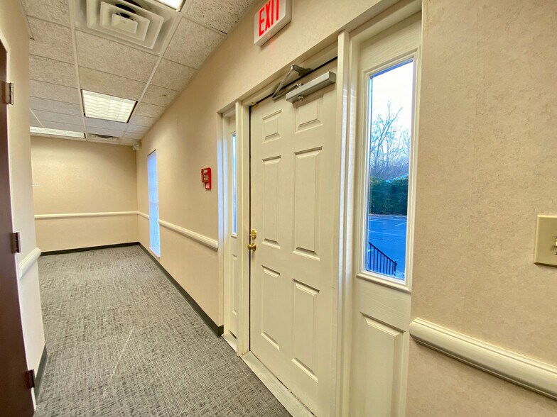 More Photos Of 1107 Statesville Blvd, Salisbury Medical For Lease