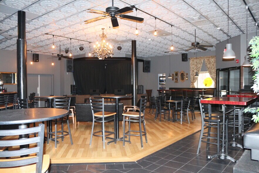 More Photos Of 427 E Monroe St, Springfield Office For Sale