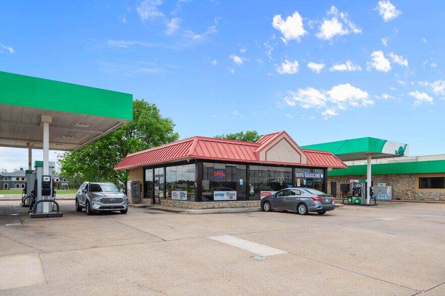 More Photos Of 2738 E 91st St, Tulsa Convenience Store For Sale