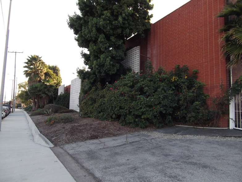 More Photos Of 23529 S Figueroa St, Carson Self Storage For Sale