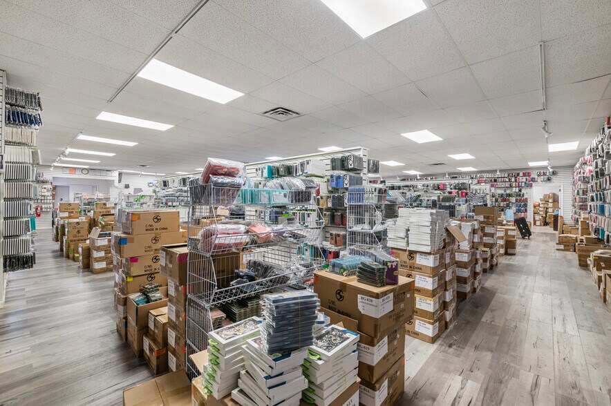 More Photos Of 59-48 55th St, Maspeth Manufacturing For Sale