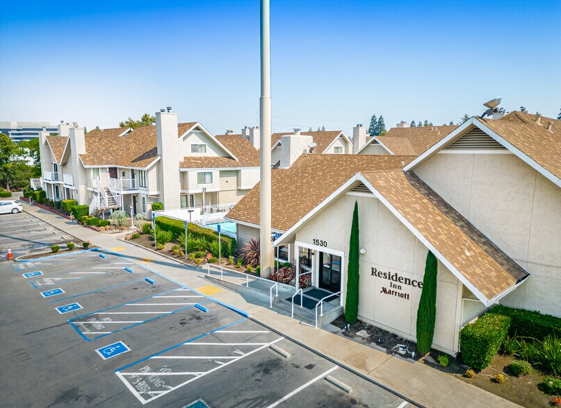 More Photos Of 1530 Howe Ave, Sacramento Hotel For Sale